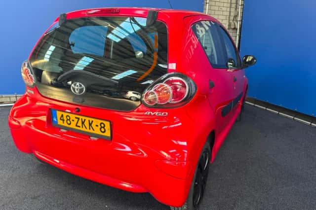 Toyota Aygo (2012) thumbnail 8