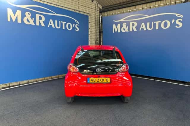 Toyota Aygo (2012) thumbnail 9