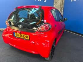 Toyota Aygo (2012) thumbnail 9