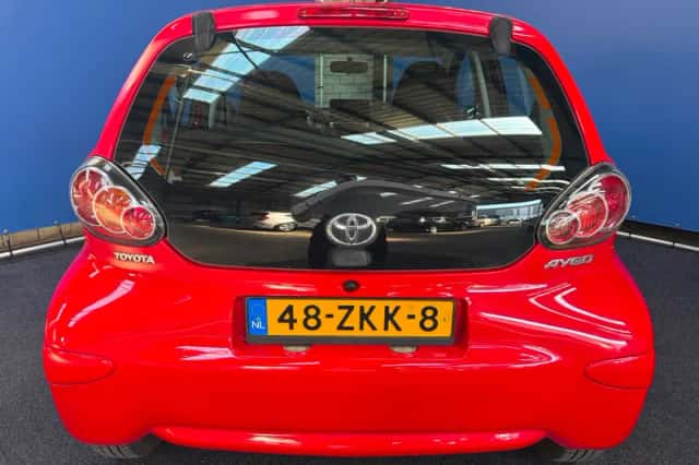 Toyota Aygo (2012) thumbnail 10