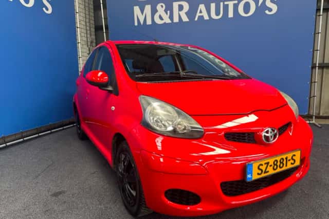 Toyota Aygo (2009) thumbnail 2