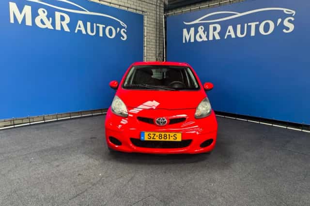 Toyota Aygo (2009) thumbnail 3