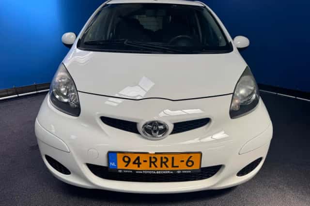 Toyota Aygo (2011) thumbnail 4