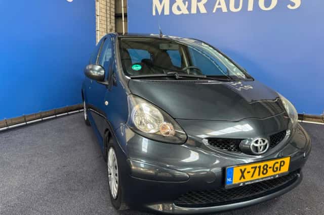 Toyota Aygo (2008) thumbnail 2