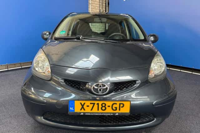 Toyota Aygo (2008) thumbnail 4