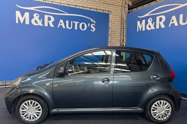 Toyota Aygo (2008) thumbnail 5