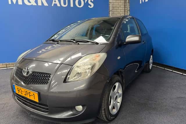Toyota Yaris (2009) thumbnail 1