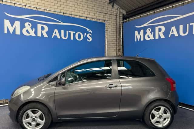 Toyota Yaris (2009) thumbnail 4