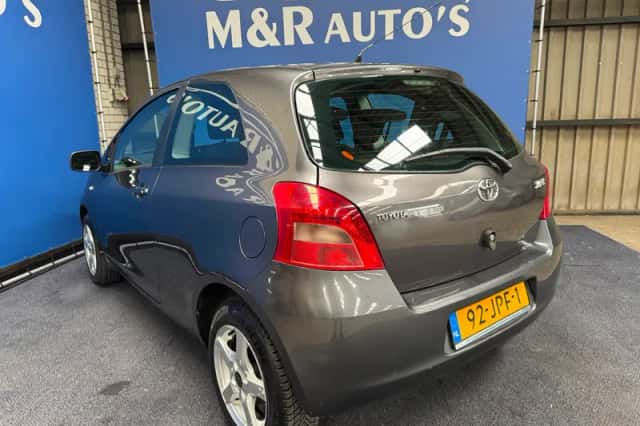 Toyota Yaris (2009) thumbnail 6