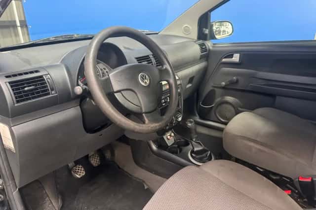 Volkswagen Fox (2010) thumbnail 10