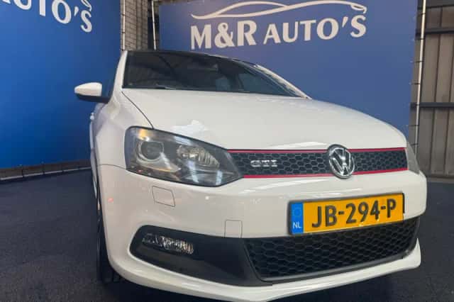 Volkswagen Polo (2013) thumbnail 2