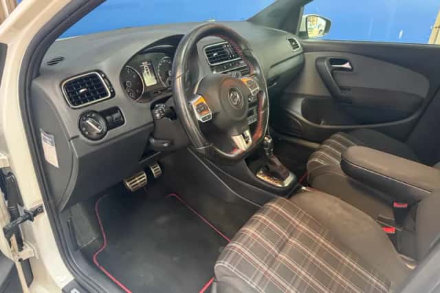Volkswagen Polo (2013) thumbnail 15