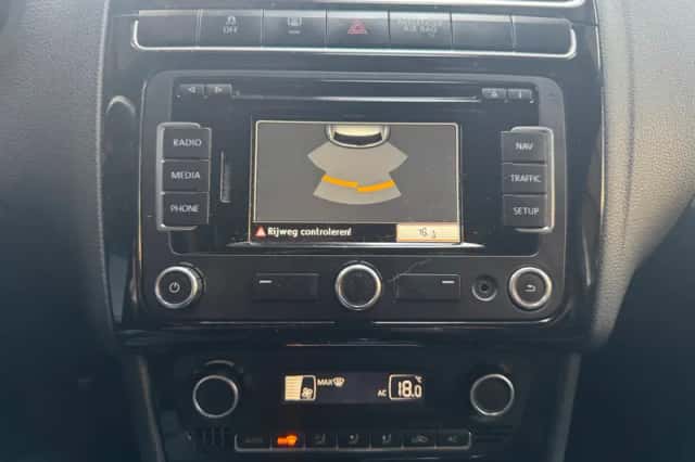 Volkswagen Polo (2013) thumbnail 22