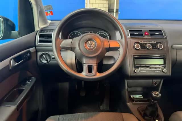 Volkswagen Touran (2011) thumbnail 14