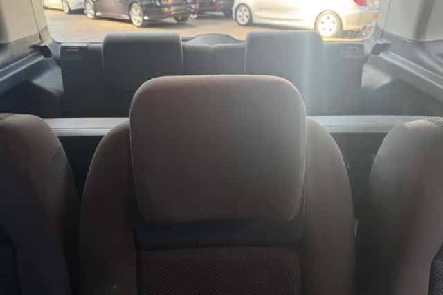 Volkswagen Touran (2011) thumbnail 16