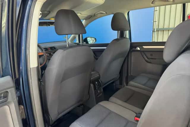 Volkswagen Touran (2011) thumbnail 17