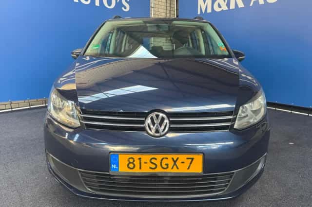 Volkswagen Touran (2011) thumbnail 4
