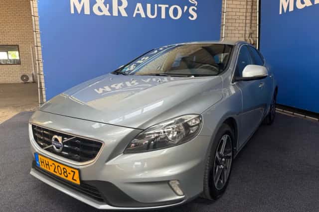 Volvo V40 (2015) thumbnail 1