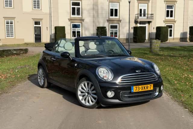 MINI Cabrio (2012) thumbnail 1