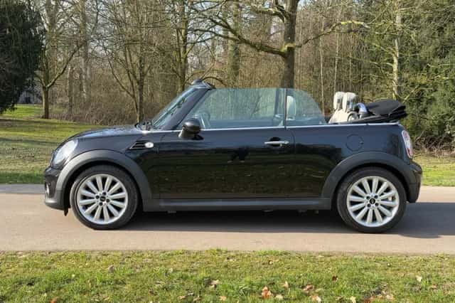 MINI Cabrio (2012) thumbnail 2