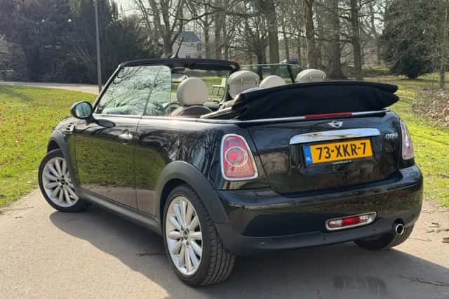 MINI Cabrio (2012) thumbnail 3