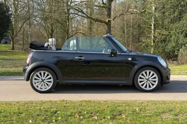 MINI Cabrio (2012) thumbnail 4