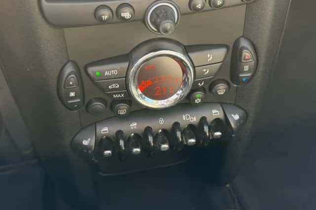 MINI Cabrio (2012) thumbnail 6