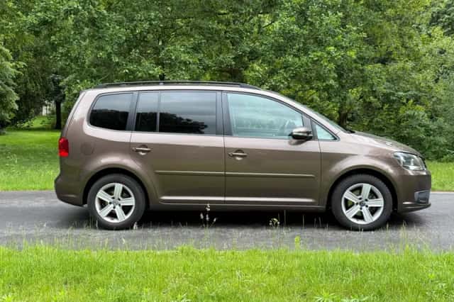 Volkswagen Touran (2011) thumbnail 4