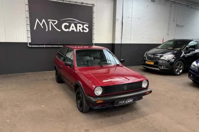 Volkswagen Polo (1989) thumbnail 1