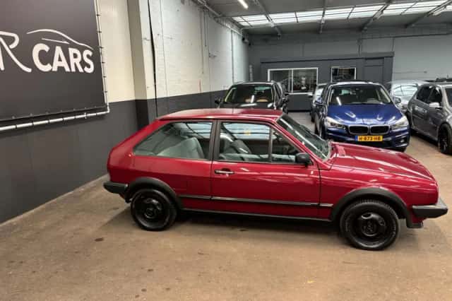 Volkswagen Polo (1989) thumbnail 4