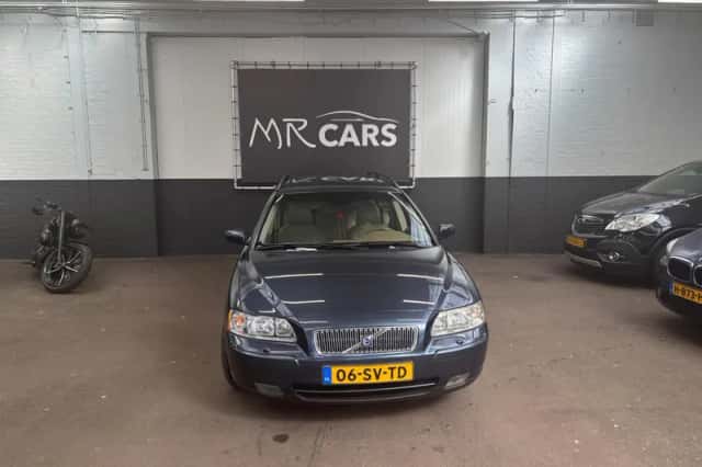Volvo V70 (2006) thumbnail 2