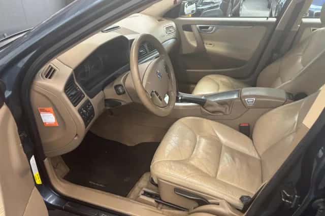 Volvo V70 (2006) thumbnail 12