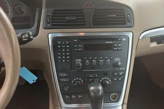 Volvo V70 (2006) thumbnail 14