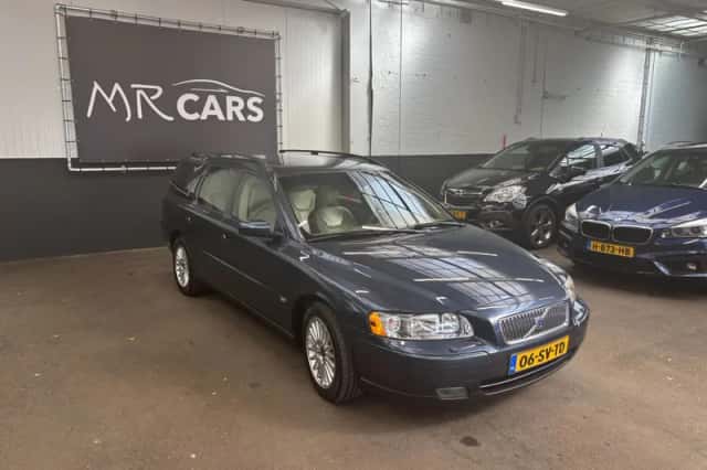 Volvo V70 (2006) thumbnail 3