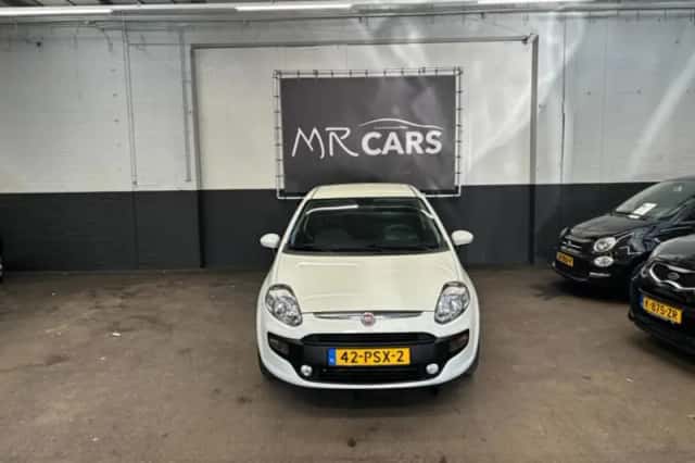 Fiat Punto (2011) thumbnail 1