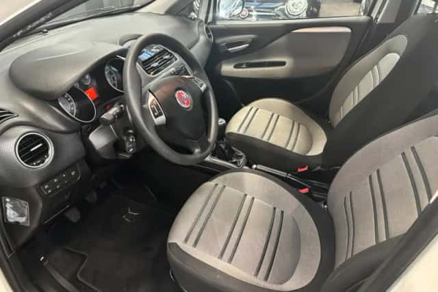 Fiat Punto (2011) thumbnail 11