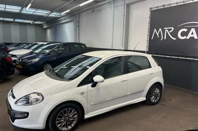 Fiat Punto (2011) thumbnail 6