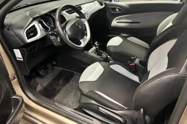 Citroën DS3 (2011) thumbnail 10