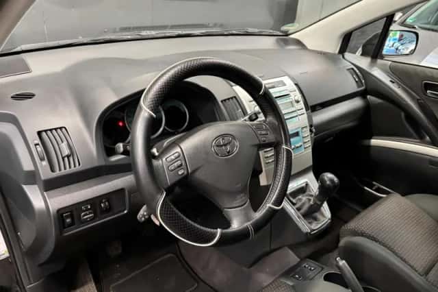 Toyota Verso (2009) thumbnail 12