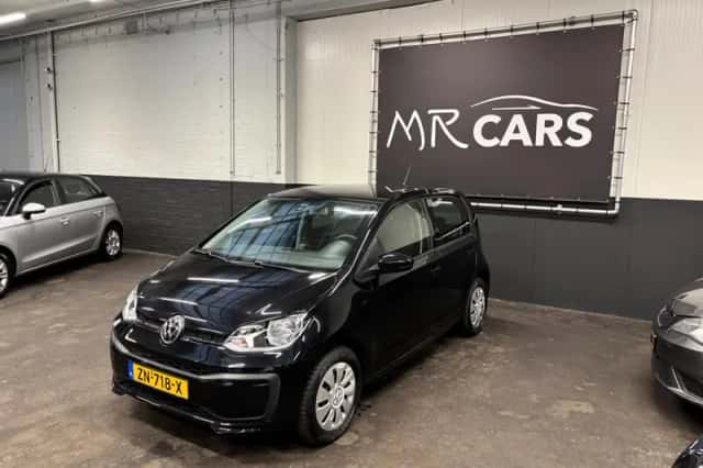 Volkswagen Up! (2019) thumbnail 2