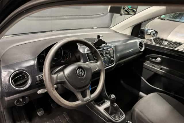 Volkswagen Up! (2019) thumbnail 11