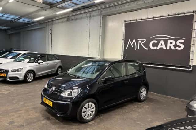 Volkswagen Up! (2019) thumbnail 3
