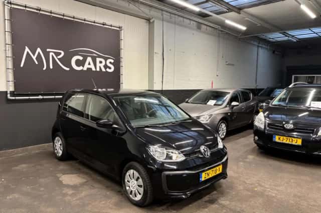 Volkswagen Up! (2019) thumbnail 5