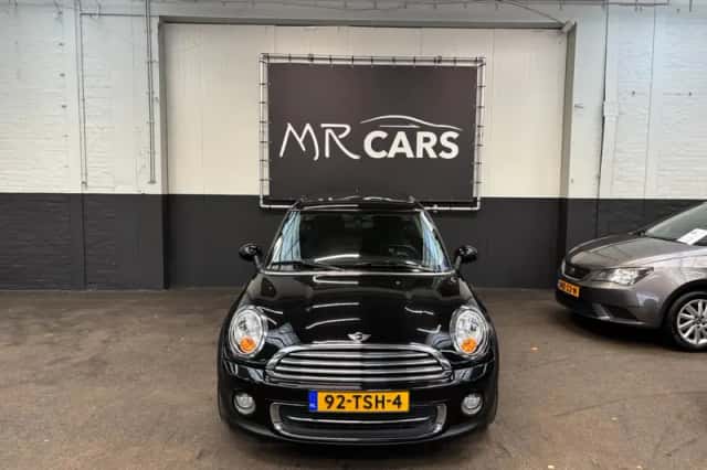 MINI Clubman (2012) thumbnail 2