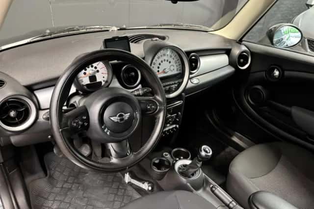 MINI Clubman (2012) thumbnail 12