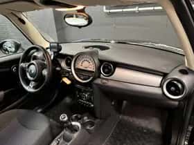 MINI Clubman (2012) thumbnail 13
