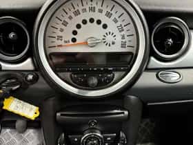 MINI Clubman (2012) thumbnail 14