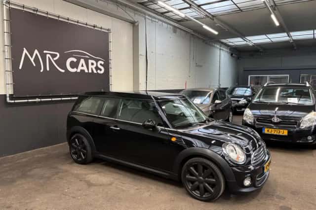 MINI Clubman (2012) thumbnail 4