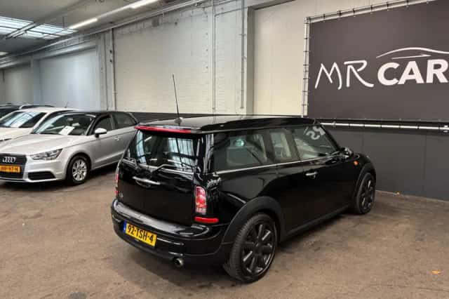 MINI Clubman (2012) thumbnail 8