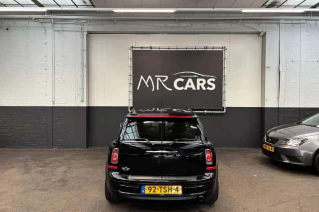 MINI Clubman (2012) thumbnail 9